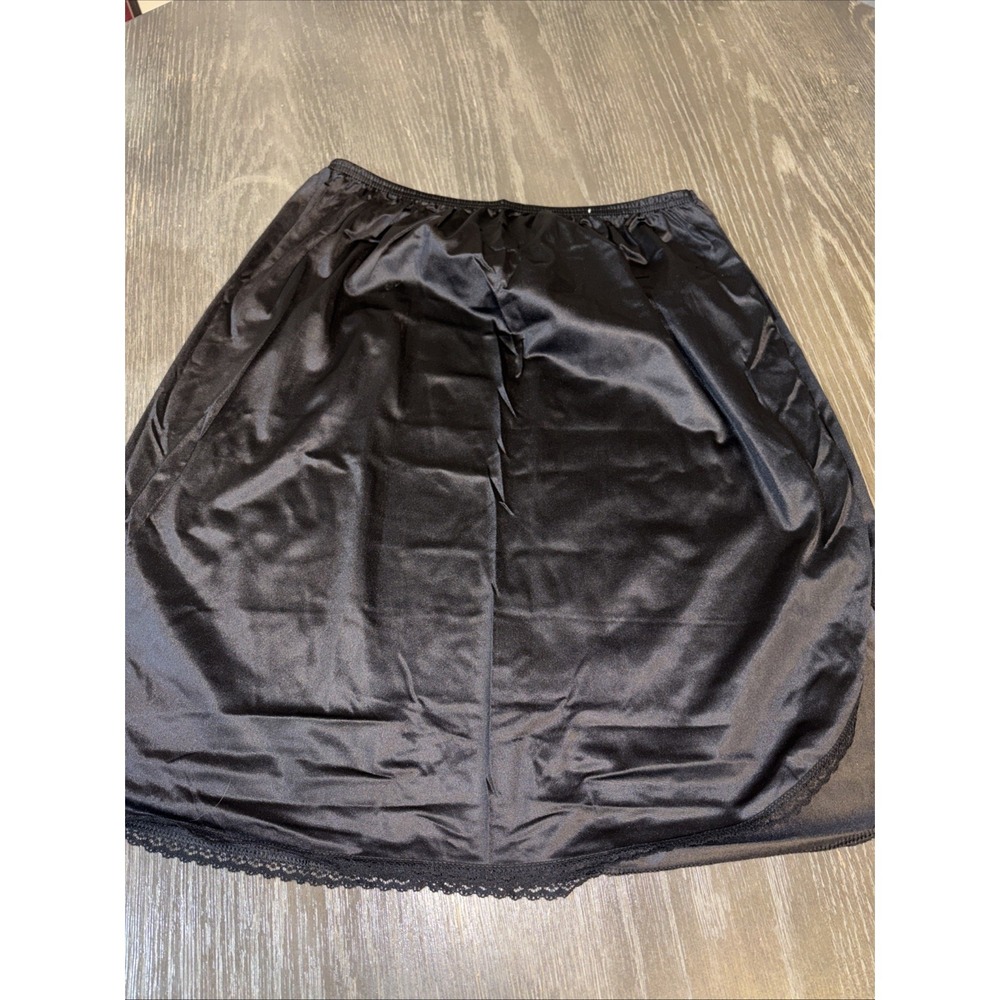 Vintage Vanity Fair Black Mini Half Slip Size Medium 19 Inch Length